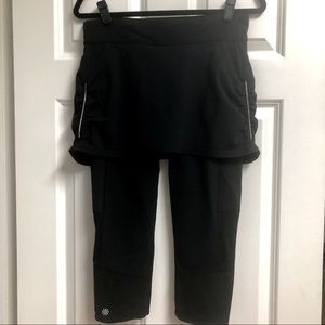 Athleta M Capri leggings with skirt